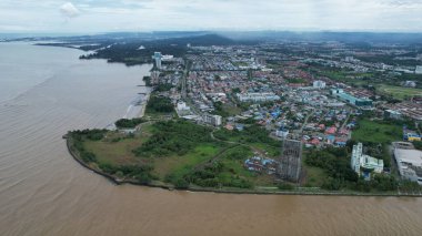 Bintulu, Malezya - 23 Kasım 2024: Bintulu 'nun Tanjung Batu Plajı