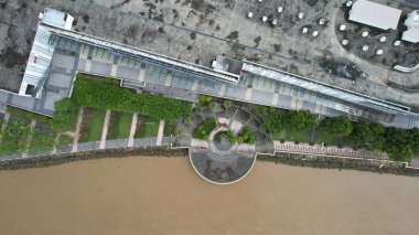 Bintulu, Malezya - 23 Kasım 2024: Bintulu 'nun Tanjung Batu Plajı