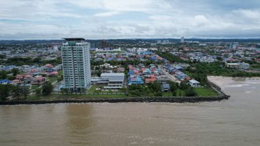 Bintulu, Malezya - 23 Kasım 2024: Bintulu 'nun Tanjung Batu Plajı
