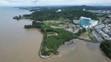 Bintulu, Malezya - 23 Kasım 2024: Bintulu 'nun Tanjung Batu Plajı