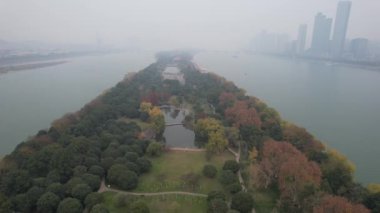Changsha, Çin - 27 Aralık 2024: Başkan Maos Heykeli Turuncu Ada 'da Havadan Bakış