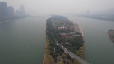 Changsha, Çin - 27 Aralık 2024: Başkan Maos Heykeli Turuncu Ada 'da Havadan Bakış