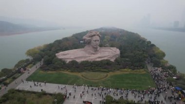 Changsha, Çin - 27 Aralık 2024: Başkan Maos Heykeli Turuncu Ada 'da Havadan Bakış