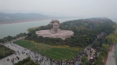 Changsha, Çin - 27 Aralık 2024: Başkan Maos Heykeli Turuncu Ada 'da Havadan Bakış