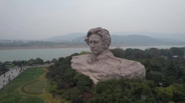 Changsha, Çin - 27 Aralık 2024: Başkan Maos Heykeli Turuncu Ada 'da Havadan Bakış