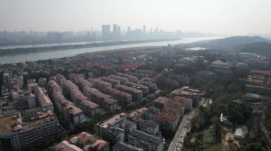 Changsha, Çin - 27 Aralık 2024: Yuelu Dağı ve Hunan Üniversitesi