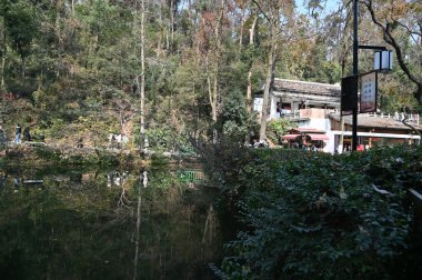 Changsha, Çin - 27 Aralık 2024: Yuelu Dağı ve Hunan Üniversitesi