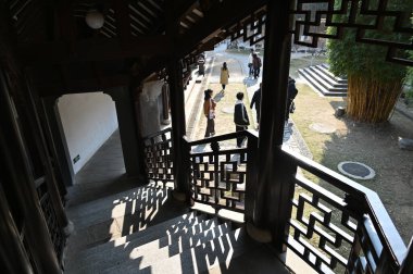 Changsha, Çin - 27 Aralık 2024: Yuelu Dağı ve Hunan Üniversitesi