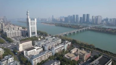 Changsha, Çin - 27 Aralık 2024: Yuelu Dağı ve Hunan Üniversitesi