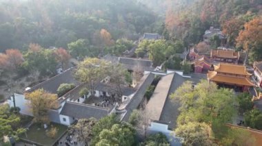 Changsha, Çin - 27 Aralık 2024: Yuelu Dağı ve Hunan Üniversitesi