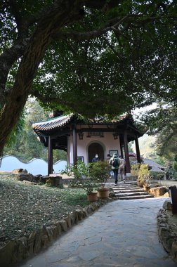 Changsha, Çin - 27 Aralık 2024: Yuelu Dağı ve Hunan Üniversitesi