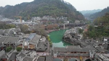 Fenghuang, Çin - 23 Aralık 2024 Anka Kasabası Hava Görüntüsü