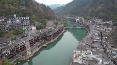 Fenghuang, Çin - 23 Aralık 2024 Anka Kasabası Hava Görüntüsü
