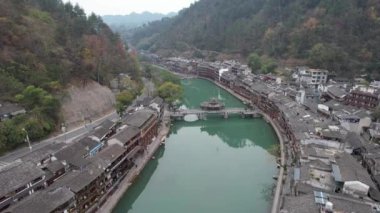 Fenghuang, Çin - 23 Aralık 2024 Anka Kasabası Hava Görüntüsü