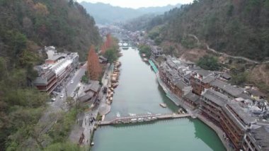 Fenghuang, Çin - 23 Aralık 2024 Anka Kasabası Hava Görüntüsü