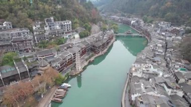 Fenghuang, Çin - 23 Aralık 2024 Anka Kasabası Hava Görüntüsü