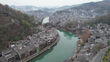 Fenghuang, Çin - 23 Aralık 2024 Anka Kasabası Hava Görüntüsü