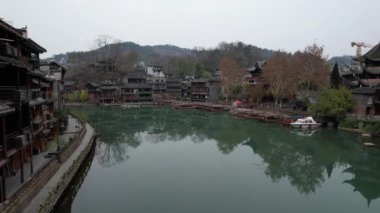Fenghuang, Çin - 23 Aralık 2024 Anka Kasabası Hava Görüntüsü