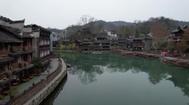 Fenghuang, Çin - 23 Aralık 2024 Anka Kasabası Hava Görüntüsü