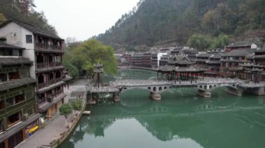 Fenghuang, Çin - 23 Aralık 2024 Anka Kasabası Hava Görüntüsü