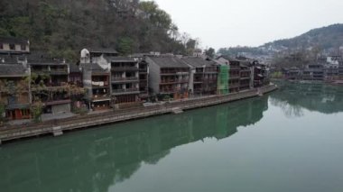 Fenghuang, Çin - 23 Aralık 2024 Anka Kasabası Hava Görüntüsü