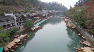 Fenghuang, Çin - 23 Aralık 2024 Anka Kasabası Hava Görüntüsü