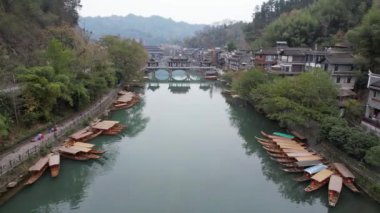 Fenghuang, Çin - 23 Aralık 2024 Anka Kasabası Hava Görüntüsü