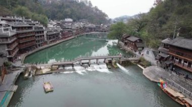 Fenghuang, Çin - 23 Aralık 2024 Anka Kasabası Hava Görüntüsü