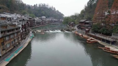 Fenghuang, Çin - 23 Aralık 2024 Anka Kasabası Hava Görüntüsü