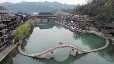 Fenghuang, Çin - 23 Aralık 2024 Anka Kasabası Hava Görüntüsü