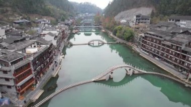 Fenghuang, Çin - 23 Aralık 2024 Anka Kasabası Hava Görüntüsü