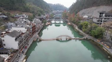 Fenghuang, Çin - 23 Aralık 2024 Anka Kasabası Hava Görüntüsü