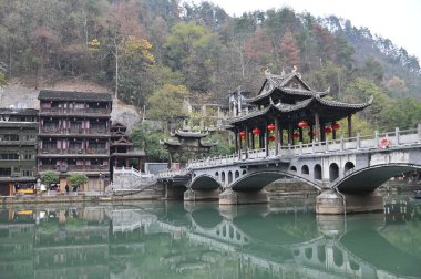 Fenghuang, Çin - 23 Aralık 2024 Anka Kasabası Hava Görüntüsü