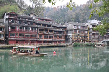 Fenghuang, Çin - 23 Aralık 2024 Anka Kasabası Hava Görüntüsü