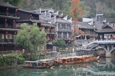 Fenghuang, Çin - 23 Aralık 2024 Anka Kasabası Hava Görüntüsü