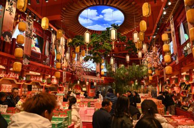 Changsha, Çin - 27 Aralık 2024: Huangxing Yolu Yürüyen Sokak