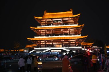 Changsha, Çin - 26 Aralık 2024: Du Fu Nehri Pavyonu