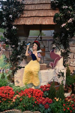 Marina Körfezi, Singapur - 31 Ocak 2025 Koyun yanındaki Bahçelerde Çiçek Fantezisi