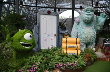 Marina Körfezi, Singapur - 31 Ocak 2025 Koyun yanındaki Bahçelerde Çiçek Fantezisi