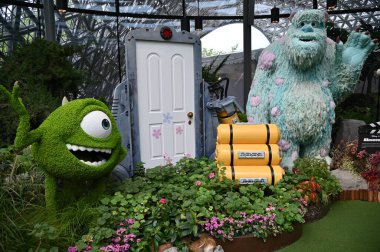 Marina Körfezi, Singapur - 31 Ocak 2025 Koyun yanındaki Bahçelerde Çiçek Fantezisi