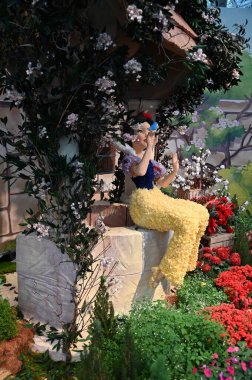 Marina Körfezi, Singapur - 31 Ocak 2025 Koyun yanındaki Bahçelerde Çiçek Fantezisi