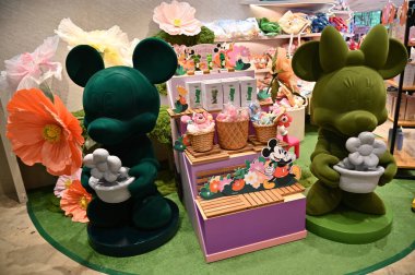 Marina Körfezi, Singapur - 31 Ocak 2025 Koyun yanındaki Bahçelerde Çiçek Fantezisi