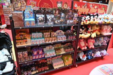 Singapur Şehri, Singapur - 1 Şubat 2025: Orchard, Bugis, Marina Körfezi ve Çin Mahallesi Alışveriş Bölgeleri