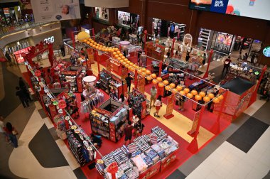 Singapur Şehri, Singapur - 1 Şubat 2025: Orchard, Bugis, Marina Körfezi ve Çin Mahallesi Alışveriş Bölgeleri