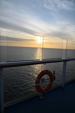 Marina Körfezi, Singapur - 27 Ocak 2025 Deniz Marşı Gemisi Gezisi