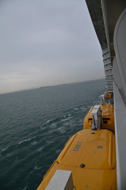 Marina Körfezi, Singapur - 27 Ocak 2025 Deniz Marşı Gemisi Gezisi