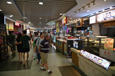 Singapur Şehri, Singapur - 1 Şubat 2025: Orchard, Bugis, Marina Körfezi ve Çin Mahallesi Alışveriş Bölgeleri