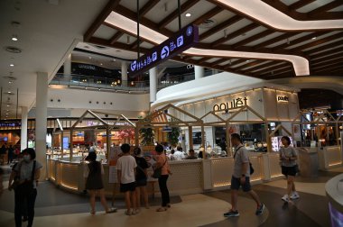 Singapur Şehri, Singapur - 1 Şubat 2025: Orchard, Bugis, Marina Körfezi ve Çin Mahallesi Alışveriş Bölgeleri