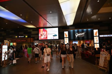 Singapur Şehri, Singapur - 1 Şubat 2025: Orchard, Bugis, Marina Körfezi ve Çin Mahallesi Alışveriş Bölgeleri