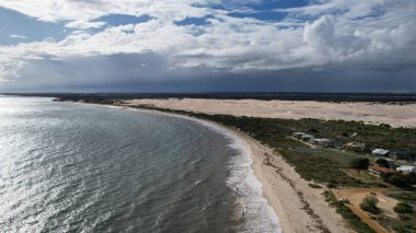 Lancelin, Avustralya 2 Haziran 2025: Lancelin Batı Avustralya 'nın kum tepeleri ve plajları